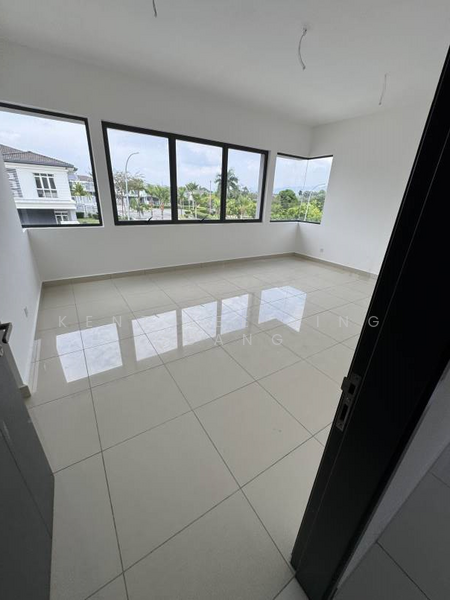 Semi-Detached House for Sale in Amverton Hills (Sungai Buloh) - Kent Lee Jing Guang - View - PropertyGuru.com.my