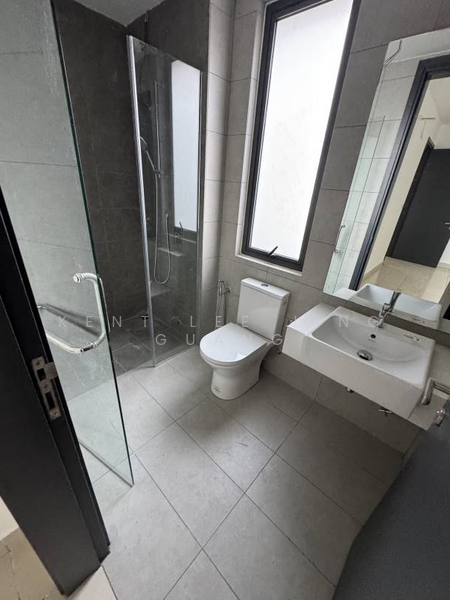 Semi-Detached House for Sale in Amverton Hills (Sungai Buloh) - Kent Lee Jing Guang - Bathroom - PropertyGuru.com.my