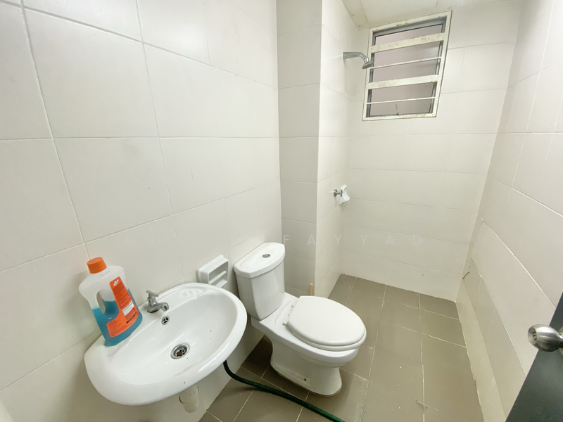 Condominium for Sale at Hijauan Heights - Ahmad Fayyad - Bathroom - PropertyGuru.com.my