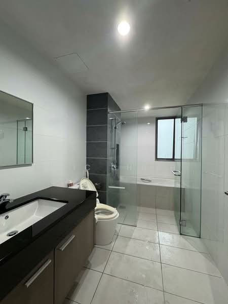 Ponderosa Lakeside Apartment untuk Untuk Disewa - RM 3,000 /bulan, Mac 2026 - Bathroom - PropertyGuru.com.my