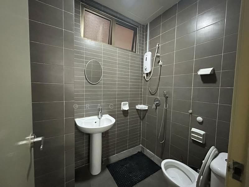 Apartment for Rent at Taman Mount Austin - Grace Lau - Bathroom - PropertyGuru.com.my