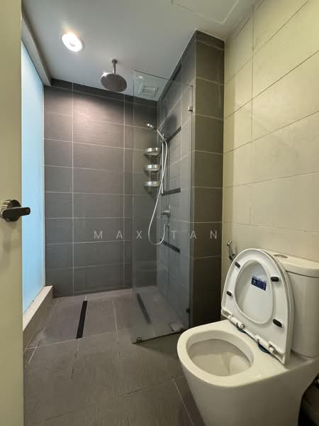 Servis Apartment untuk Dijual di Tropicana Avenue - Max Tan - Bathroom - PropertyGuru.com.my