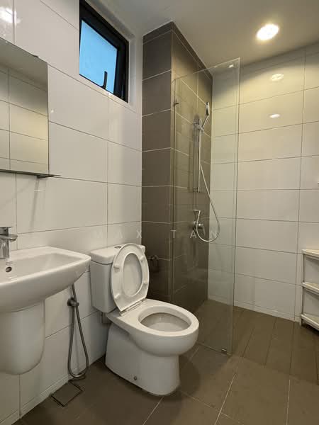 Servis Apartment untuk Dijual di Tropicana Avenue - Max Tan - Bathroom - PropertyGuru.com.my