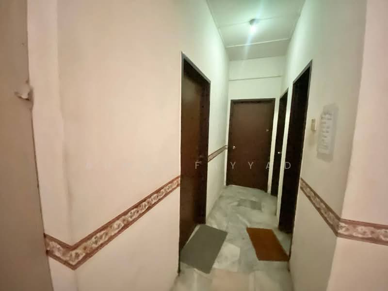 Vista Seri Putra untuk Untuk Dijual - RM 240,000, Mac 2026 - Corridor - PropertyGuru.com.my