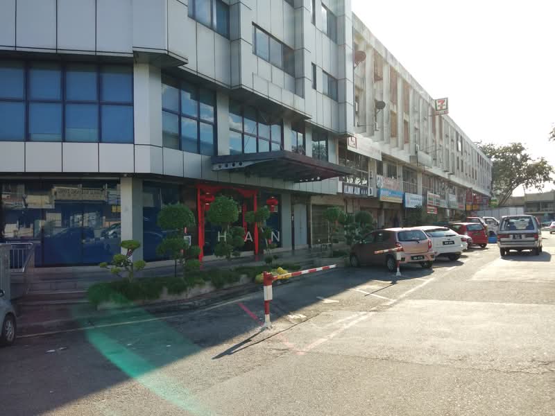 Shop for Sale in Taman Overseas Union (Taman Oug) (Jalan Klang Lama (Old Klang Road)) - Han . - Exterior - PropertyGuru.com.my
