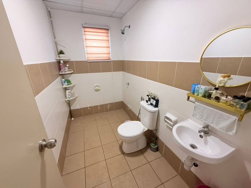Serunai untuk Untuk Dijual - RM 350,000, Mac 2026 - Bathroom - PropertyGuru.com.my