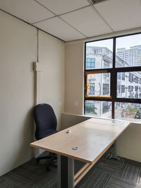 Shop / Office for Rent in Taman Pinggiran Putra (Seri Kembangan) - Ann Goh - Study - PropertyGuru.com.my