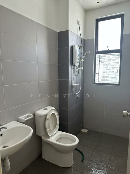 2-storey Terraced House for Rent in Taman Sri Penawar (Pengerang) - Penny Koi - Bathroom - PropertyGuru.com.my