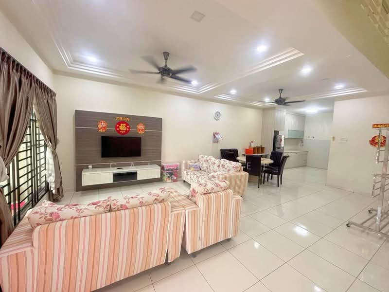 2-storey Terraced House for Sale in Taman Nusa Sentral (Iskandar Puteri (Nusajaya)) - Calvin Lee - Living Room - PropertyGuru.com.my