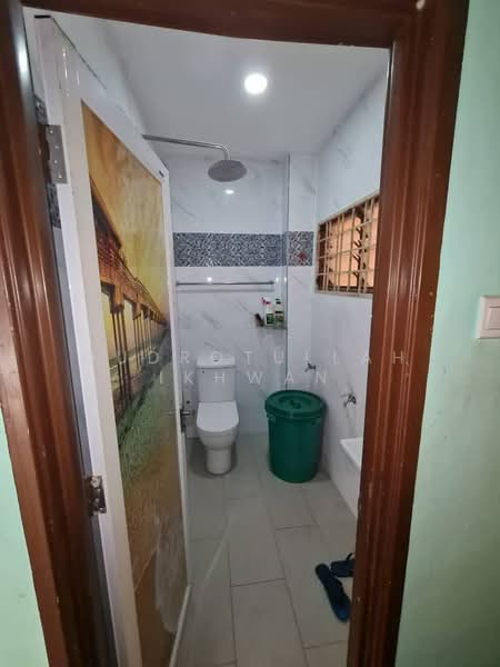 Seksyen 7 Bandar Baru Bangi untuk Untuk Dijual - RM 600,000, Mac 2026 - Bathroom - PropertyGuru.com.my