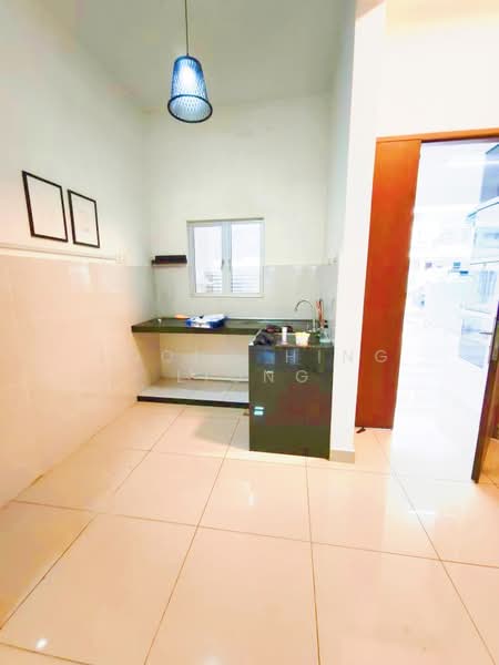 2-storey Terraced House for Sale in Bandar Seri Alam (Masai) - Loong Hing Liong - Kitchen - PropertyGuru.com.my