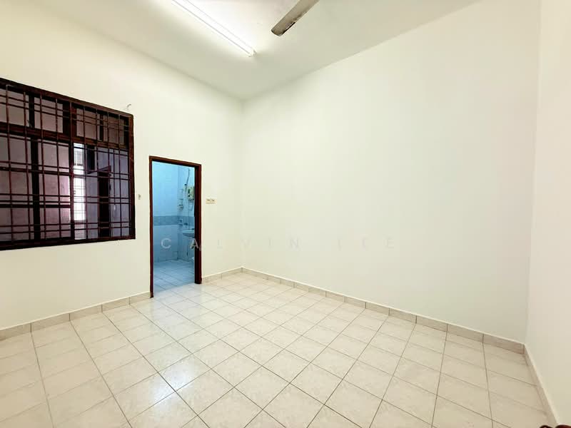2-storey Terraced House for Sale in Taman Pelangi Indah (Ulu Tiram) - Calvin Lee - PropertyGuru.com.my