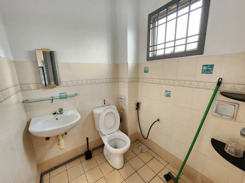 2-storey Terraced House for Sale in Johor Bahru (Johor) - Sharon Chong - Bathroom - PropertyGuru.com.my