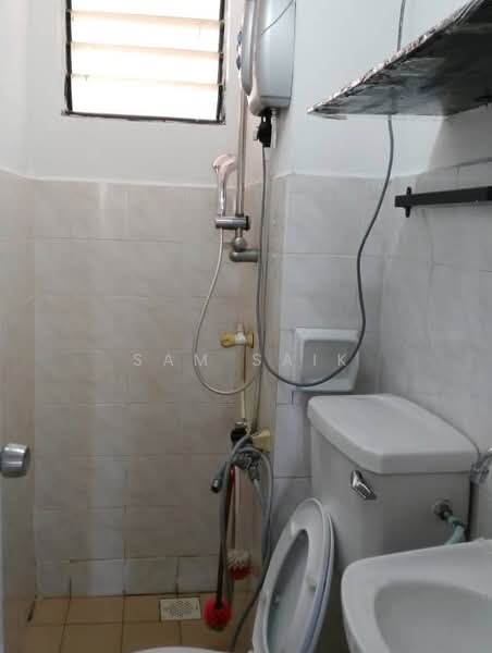 SD Apartments II untuk Untuk Disewa - RM 1,000 /bulan, Mac 2026 - Bathroom - PropertyGuru.com.my