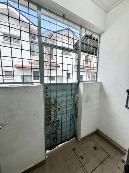 1-storey Terraced House for Sale in Permas Jaya (Johor Bahru) - Yik Tat - Balcony - PropertyGuru.com.my