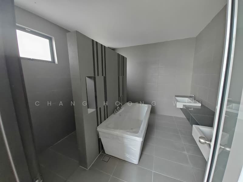Semi-Detached House for Sale in Taman Puncak Saujana (Kajang) - Chang Hoong Wen - Bathroom - PropertyGuru.com.my