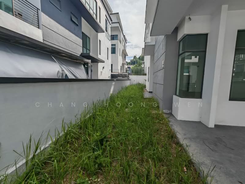 Semi-Detached House for Sale in Taman Puncak Saujana (Kajang) - Chang Hoong Wen - Exterior - PropertyGuru.com.my