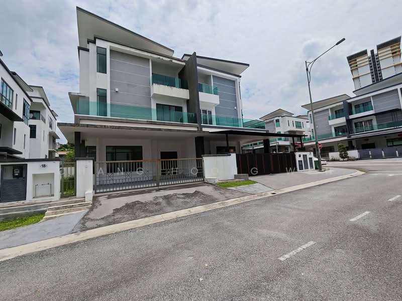 Rumah Berkembar untuk Dijual di Taman Puncak Saujana (Kajang) - Chang Hoong Wen - Exterior - PropertyGuru.com.my