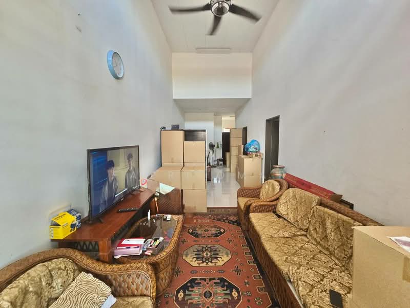 BANDAR PUTERA 2 KLANG untuk Untuk Dijual - RM 370,000, Mac 2026 - Living Room - PropertyGuru.com.my