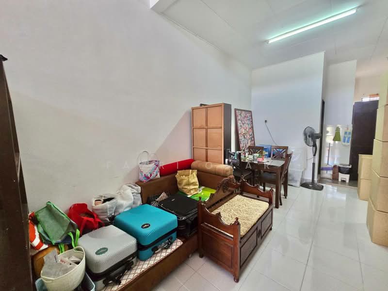 BANDAR PUTERA 2 KLANG untuk Untuk Dijual - RM 370,000, Mac 2026 - Living Room - PropertyGuru.com.my