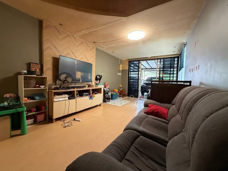 Taman Johor Jaya untuk Untuk Dijual - RM 600,000, Mac 2026 - Living Room - PropertyGuru.com.my