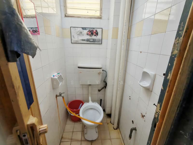 Taman Larkin Perdana untuk Untuk Dijual - RM 258,000, Mac 2026 - Bathroom - PropertyGuru.com.my