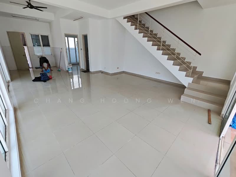 2-storey Terraced House for Sale in Ampang Saujana (Ampang) - Chang Hoong Wen - Living Room - PropertyGuru.com.my