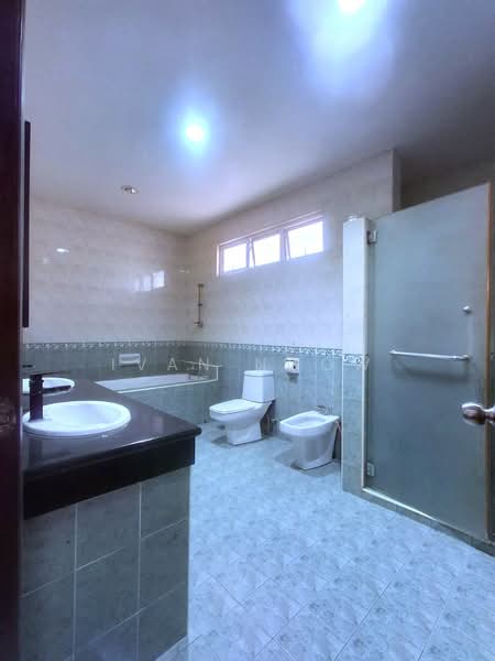 Semi-Detached House for Sale in Petaling Jaya (Selangor) - Ivan Ngow - Bathroom - PropertyGuru.com.my