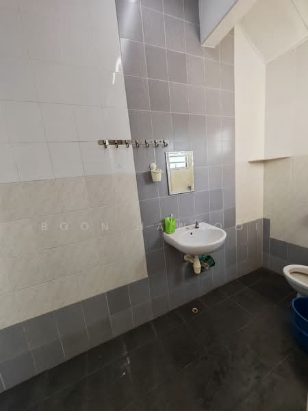 2-storey Terraced House for Rent in Taman Idaman (Simpang Ampat) - Boon Haw Ooi - Bathroom - PropertyGuru.com.my