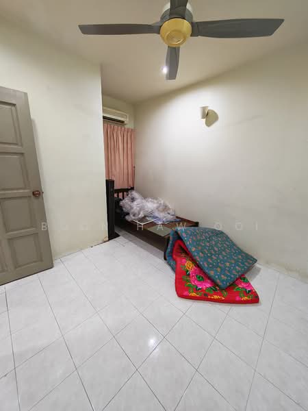 2-storey Terraced House for Rent in Taman Idaman (Simpang Ampat) - Boon Haw Ooi - Bedroom - PropertyGuru.com.my