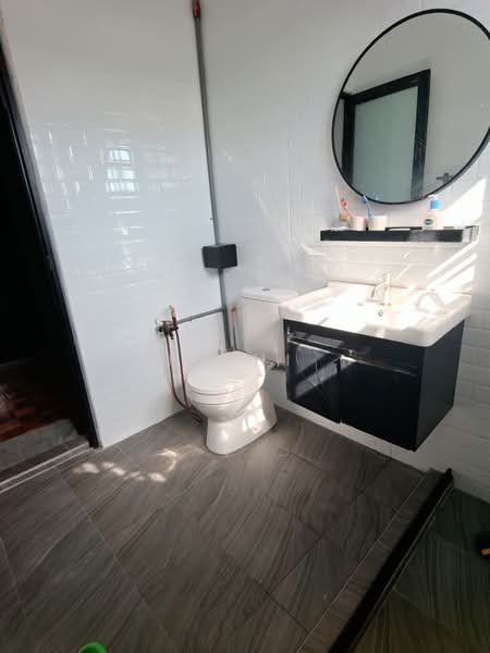 2-storey Terraced House for Sale in Bandar Putra (Kulai) - Shishi . - Bathroom - PropertyGuru.com.my