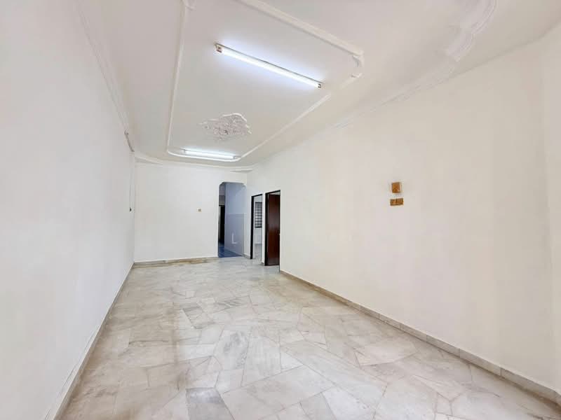 1-storey Terraced House for Sale in Skudai (Johor) - Lesley Tan - Living Room - PropertyGuru.com.my