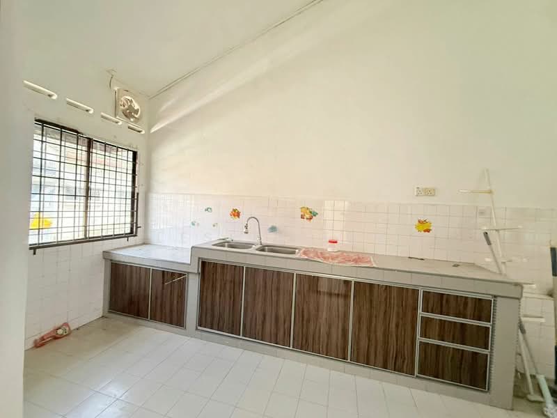 1-storey Terraced House for Sale in Skudai (Johor) - Lesley Tan - Kitchen - PropertyGuru.com.my