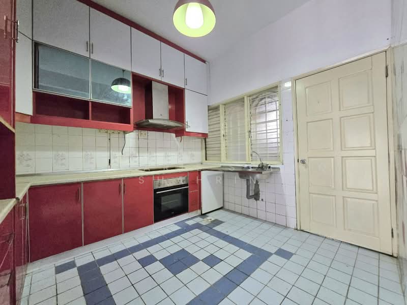 Seksyen 7 untuk Untuk Dijual - RM 680,000, Mac 2026 - Kitchen - PropertyGuru.com.my