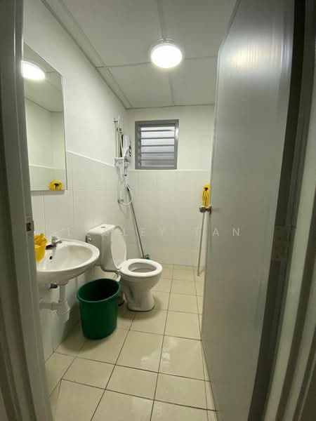 Apartment for Sale at Denai Nusantara - Lesley Tan - Bathroom - PropertyGuru.com.my