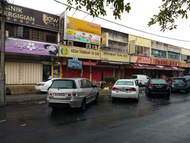 Shop for Sale in Taman Overseas Union (Taman Oug) (Jalan Klang Lama (Old Klang Road)) - Han . - Exterior - PropertyGuru.com.my