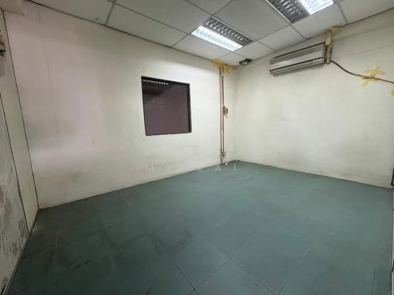 Factory for Rent in Taman Desa Cemerlang (Ulu Tiram) - MJ Lai - Interior - PropertyGuru.com.my