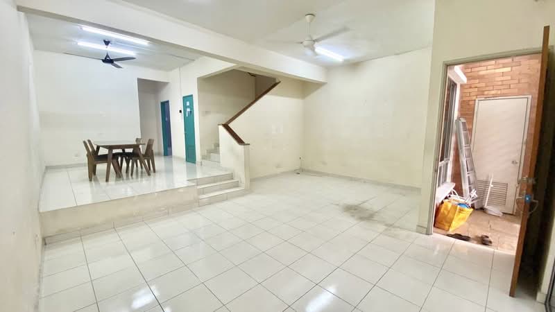 2-storey Terraced House for Sale in Alam Budiman (Shah Alam) - Alif Saad - Living Room - PropertyGuru.com.my