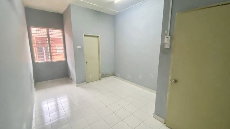 2-storey Terraced House for Sale in Alam Budiman (Shah Alam) - Alif Saad - Interior - PropertyGuru.com.my