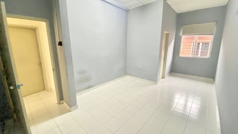 2-storey Terraced House for Sale in Alam Budiman (Shah Alam) - Alif Saad - Interior - PropertyGuru.com.my