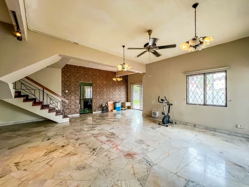 2-storey Terraced House for Sale in Seksyen 7 (Shah Alam) - Absyarie Syafiq Shahrin - Living Room - PropertyGuru.com.my