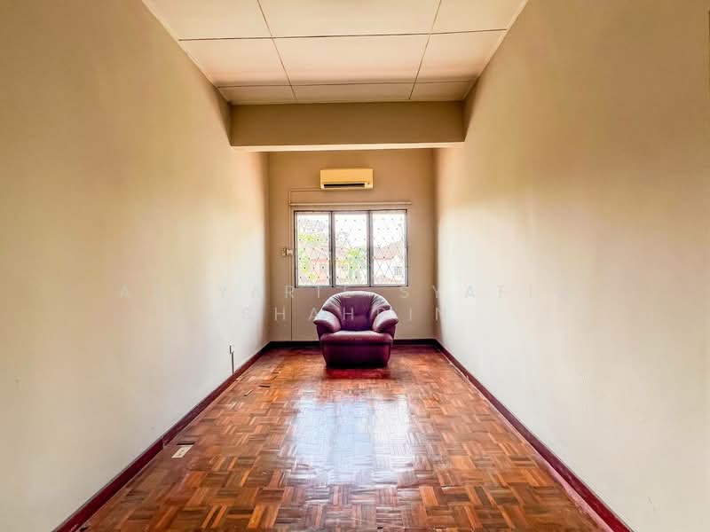 2-storey Terraced House for Sale in Seksyen 7 (Shah Alam) - Absyarie Syafiq Shahrin - Living Room - PropertyGuru.com.my