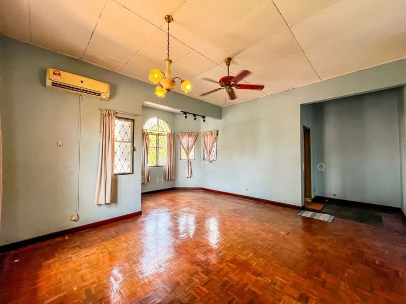 2-storey Terraced House for Sale in Seksyen 7 (Shah Alam) - Absyarie Syafiq Shahrin - Living Room - PropertyGuru.com.my