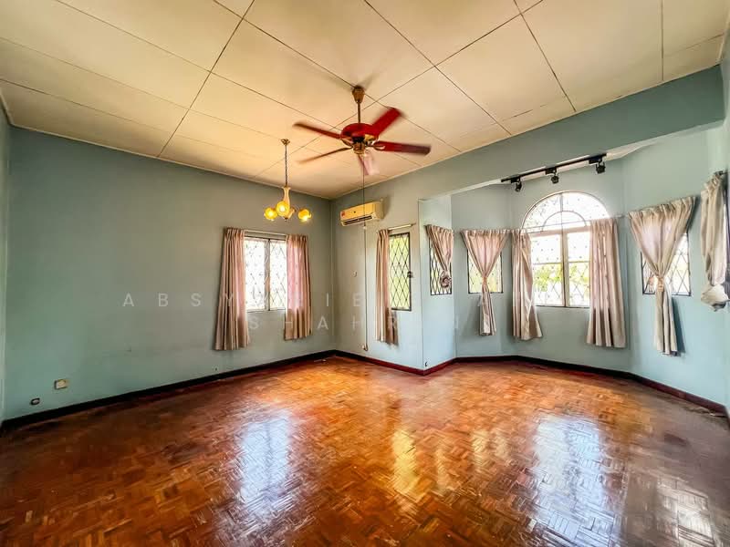 2-storey Terraced House for Sale in Seksyen 7 (Shah Alam) - Absyarie Syafiq Shahrin - Living Room - PropertyGuru.com.my