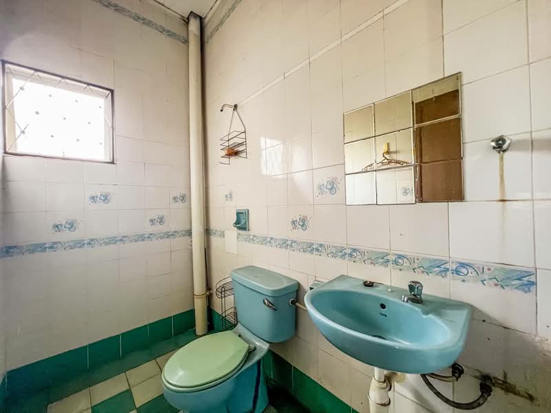 2-storey Terraced House for Sale in Seksyen 7 (Shah Alam) - Absyarie Syafiq Shahrin - Bathroom - PropertyGuru.com.my