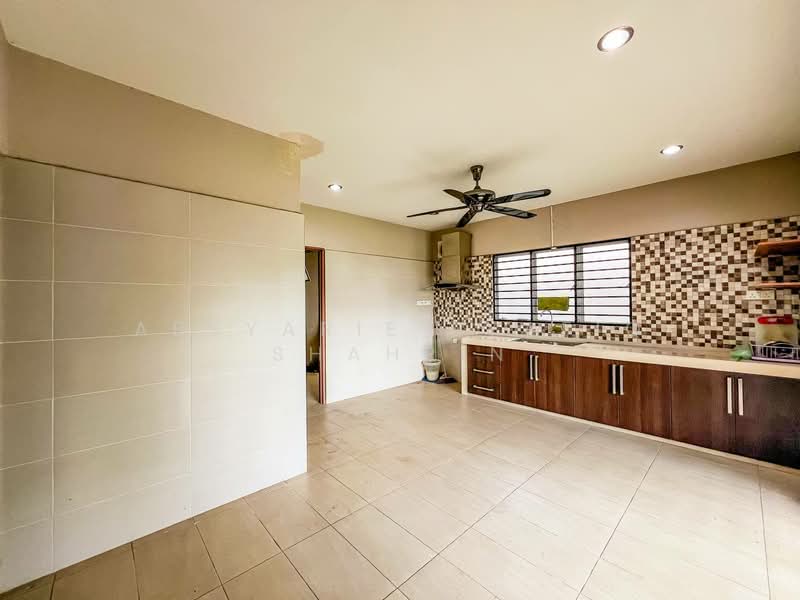 2-storey Terraced House for Sale in Seksyen 7 (Shah Alam) - Absyarie Syafiq Shahrin - Kitchen - PropertyGuru.com.my