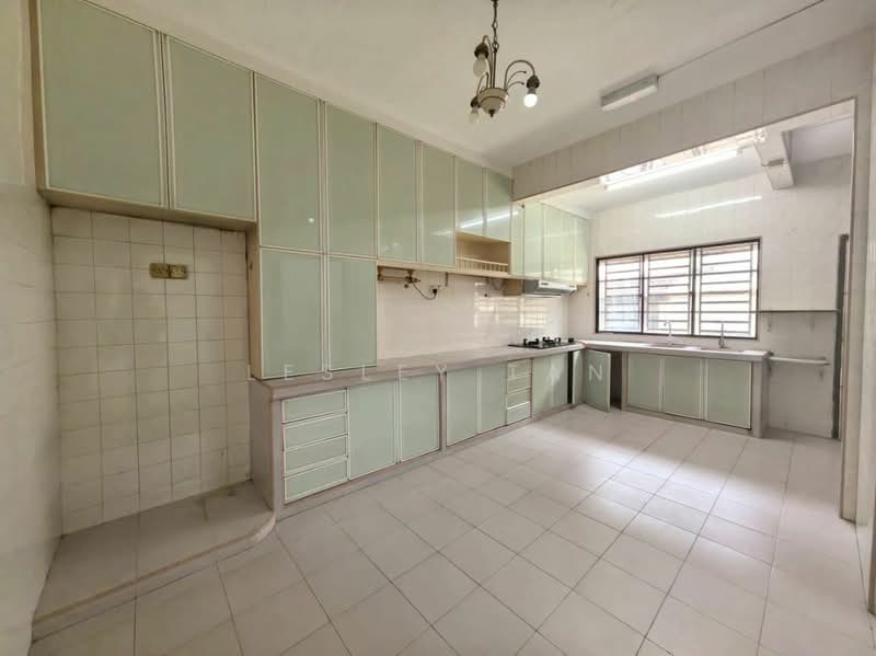 2-storey Terraced House for Sale in Taman Ungku Tun Aminah (Skudai) - Lesley Tan - Kitchen - PropertyGuru.com.my
