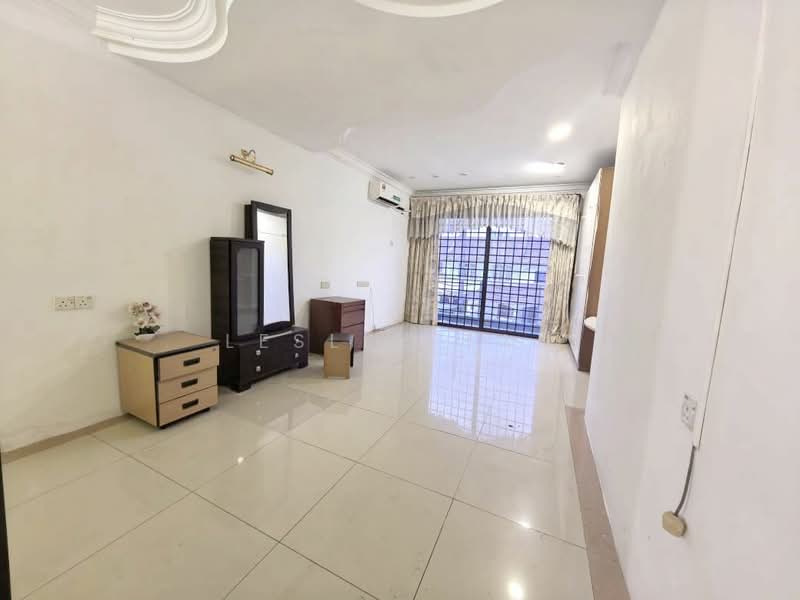 2-storey Terraced House for Sale in Taman Ungku Tun Aminah (Skudai) - Lesley Tan - Bedroom - PropertyGuru.com.my