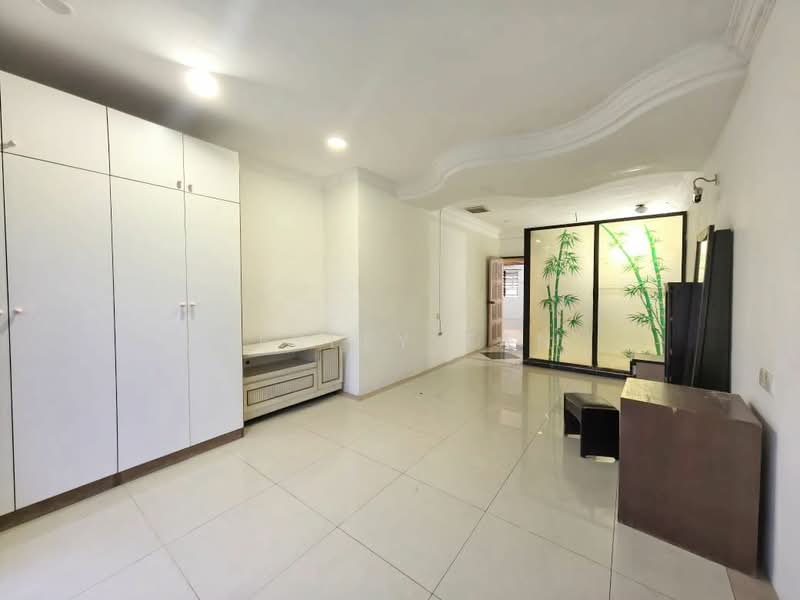 2-storey Terraced House for Sale in Taman Ungku Tun Aminah (Skudai) - Lesley Tan - Living Room - PropertyGuru.com.my
