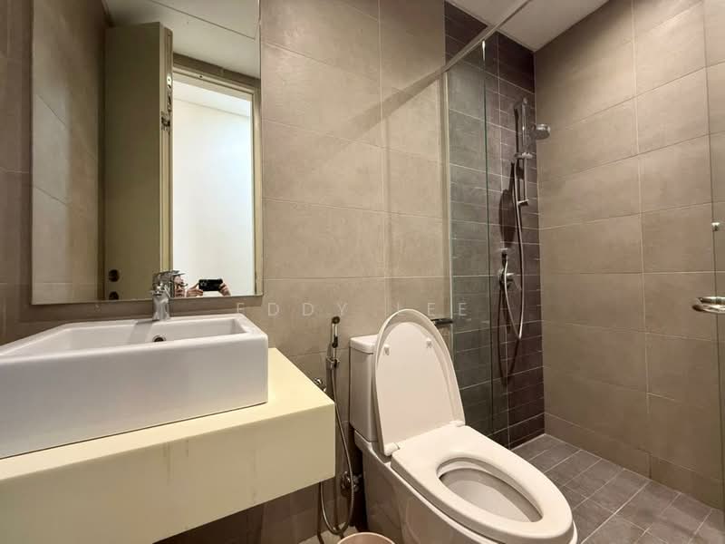 Kondominium untuk Disewa di Vivo Residential Suites - Eddy Lee - Bathroom - PropertyGuru.com.my